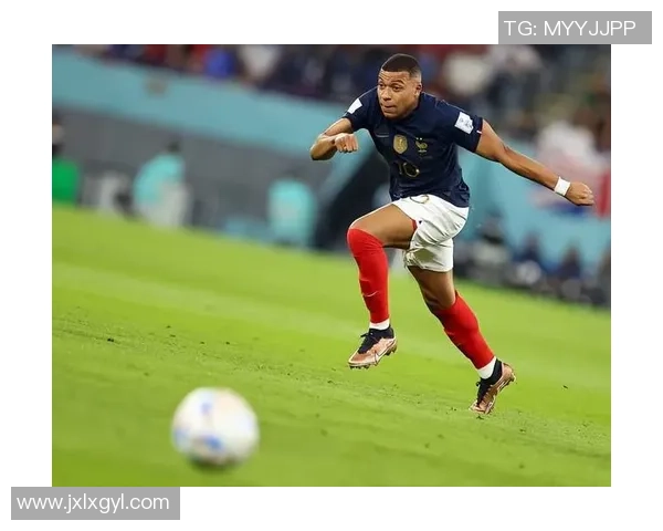 与足球天才姆巴佩的深度对话探索他的梦想与未来之路